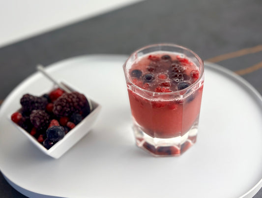 Beeren Drink mit in der Schweiz produziertem Chai für Privatkunden und Geschäftskunden. Eines von vielen Chai Rezepten