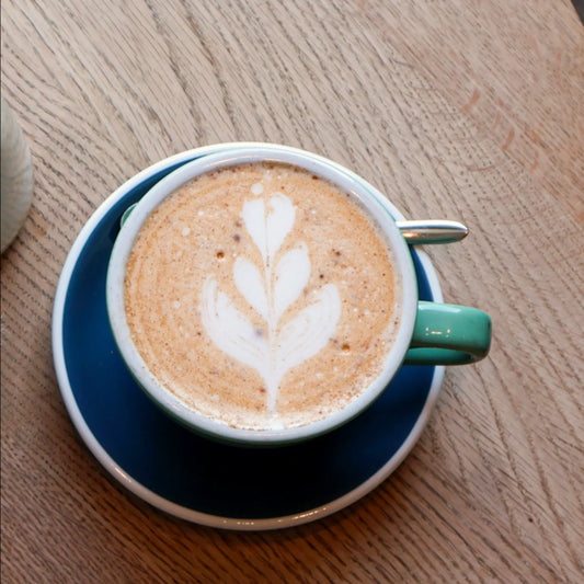 Chai Latte – mit Chai Konzentrat, lokal aus echten Zutaten produziert perfekt für Cafés, Bars & Restaurants